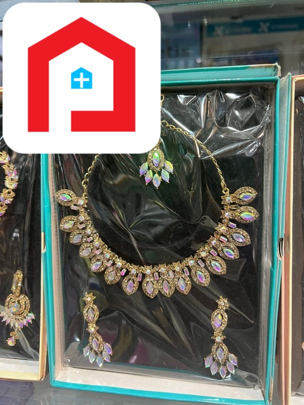 নেকলেস